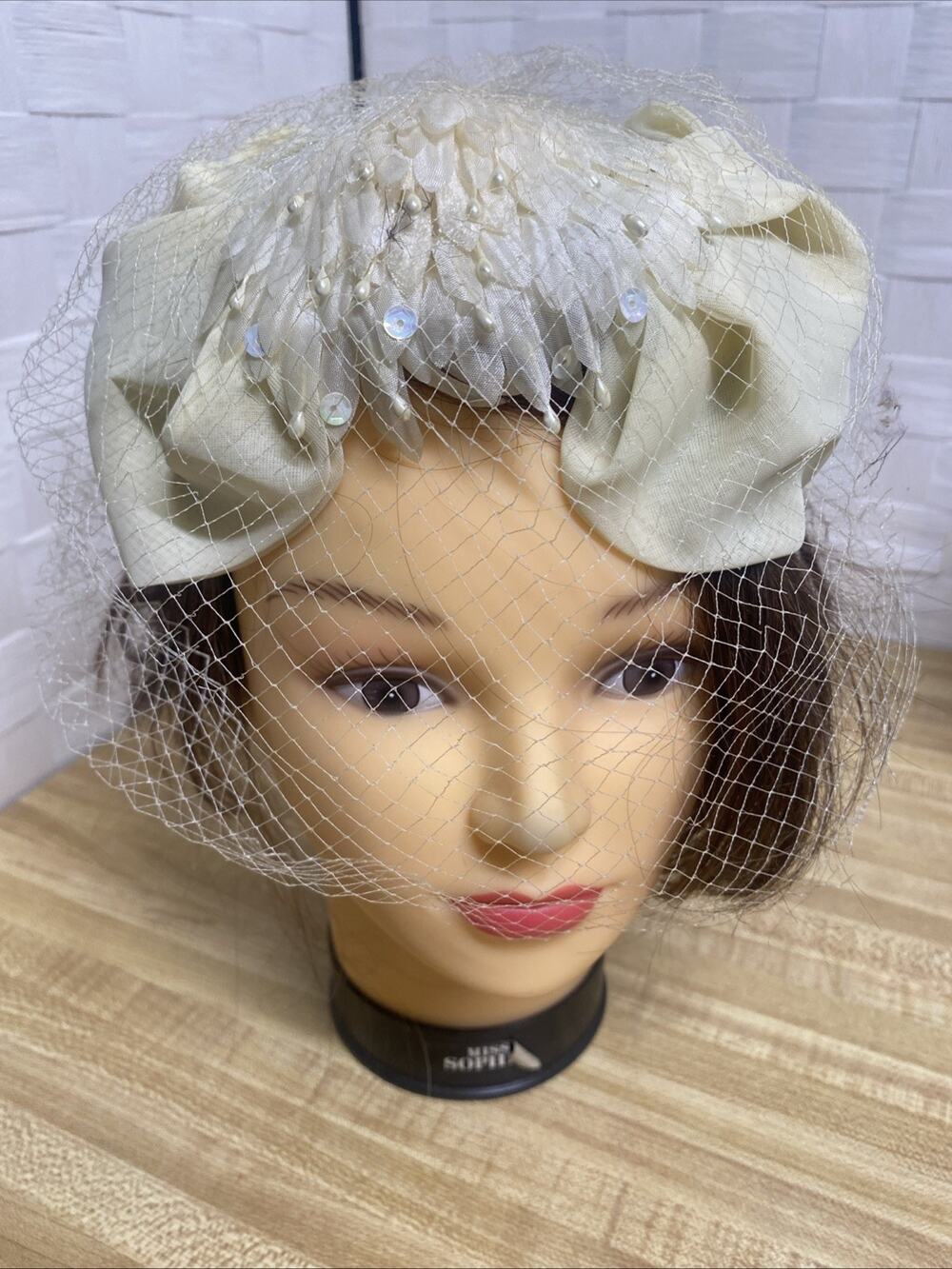 VTG 50s Bridal Wedding Net Veil Crepe Fabric Pearls Feather Hat